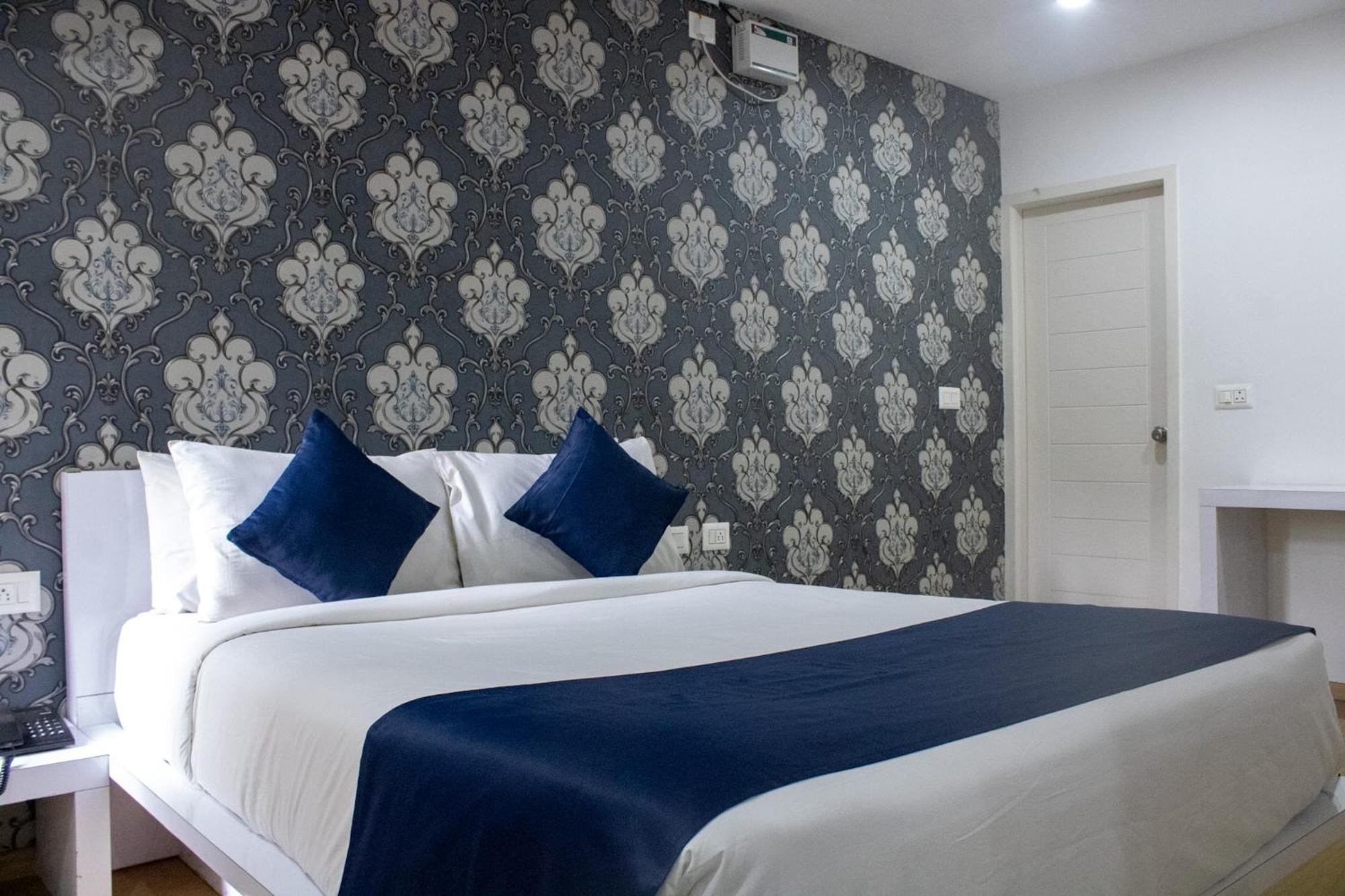 Mystic Hotel Koramangala Bangalore Buitenkant foto